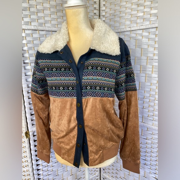 Hem & Thread Jackets & Blazers - NWT Hem & Thread Tribal Bomber Style Jacket Bohemian Style Velvety Soft Waist